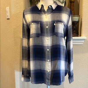 Levi’s Boyfriend Fit Long Sleeve Button Up Shirt Size M